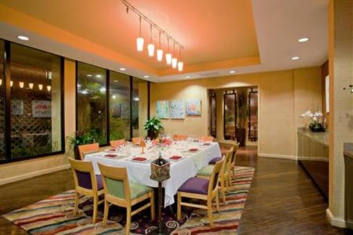 фото отеля Crowne Plaza Ventura Beach