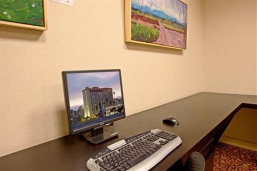 фото отеля Crowne Plaza Ventura Beach