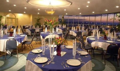 фото отеля Crowne Plaza Ventura Beach