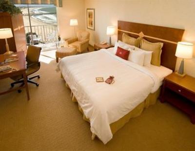 фото отеля Crowne Plaza Ventura Beach