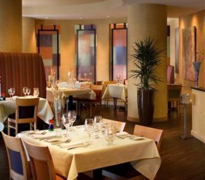 фото отеля Crowne Plaza Ventura Beach