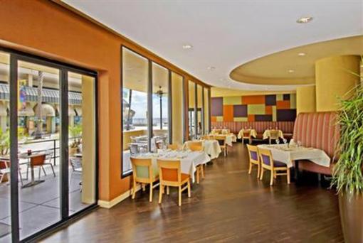 фото отеля Crowne Plaza Ventura Beach