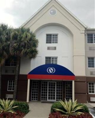 фото отеля Candlewood Suites Miami Airport West