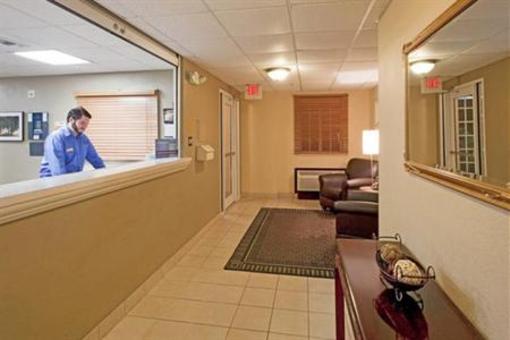 фото отеля Candlewood Suites Miami Airport West