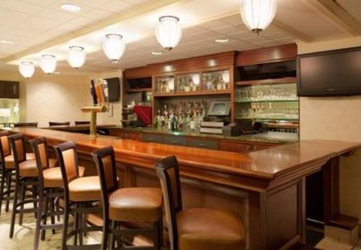 фото отеля Holiday Inn Boston Brookline