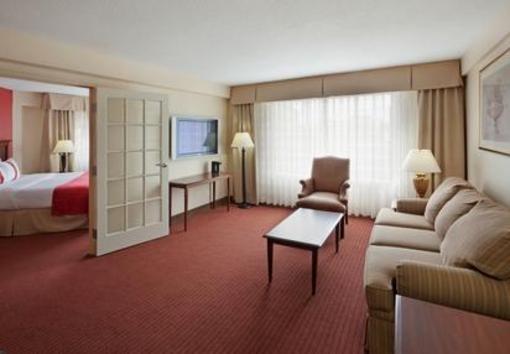 фото отеля Holiday Inn Boston Brookline