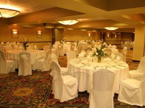 фото отеля Holiday Inn Boston Brookline
