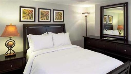 фото отеля Doubletree by Hilton Grand Hotel Biscayne Bay