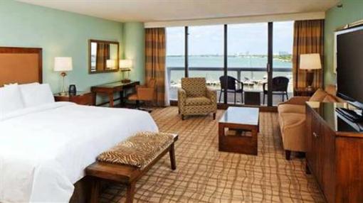 фото отеля Doubletree by Hilton Grand Hotel Biscayne Bay