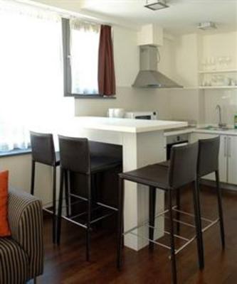 фото отеля Broadway Hotel & Residence