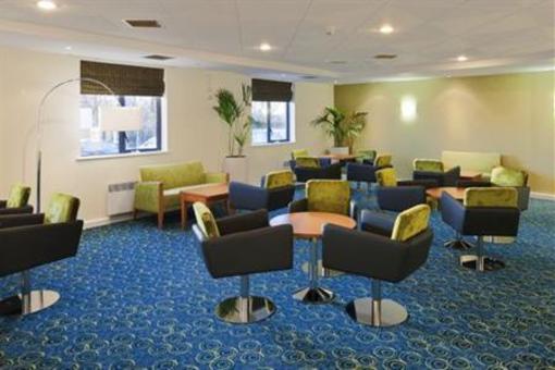 фото отеля Holiday Inn Express Liverpool-Knowsley