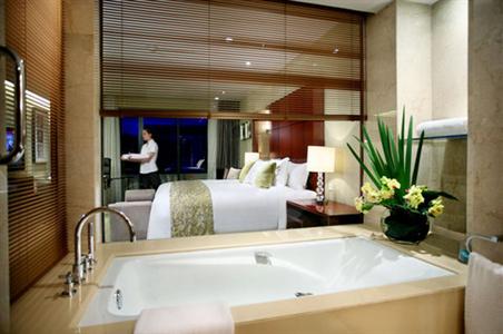 фото отеля Crowne Plaza Science City
