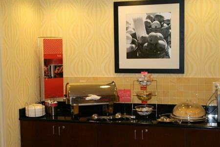фото отеля Hampton Inn Richmond-Airport
