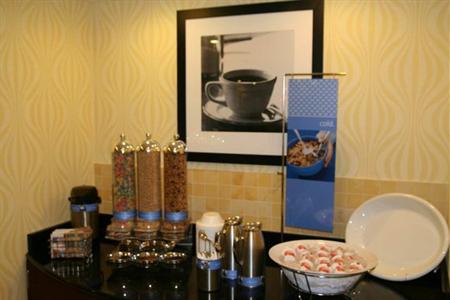 фото отеля Hampton Inn Richmond-Airport