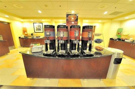 фото отеля Hampton Inn Richmond-Airport