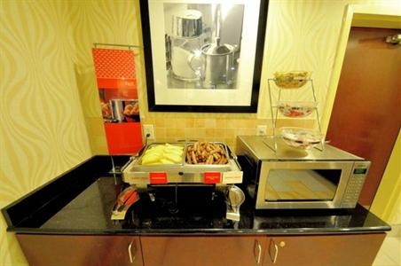 фото отеля Hampton Inn Richmond-Airport
