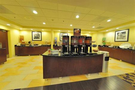 фото отеля Hampton Inn Richmond-Airport