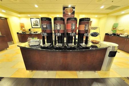 фото отеля Hampton Inn Richmond-Airport