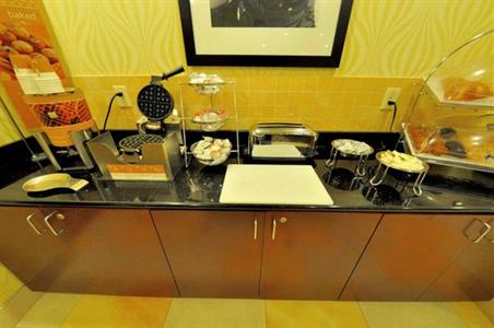 фото отеля Hampton Inn Richmond-Airport