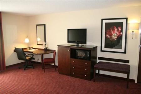 фото отеля Hampton Inn Richmond-Airport