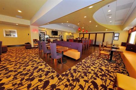 фото отеля Hampton Inn Richmond-Airport