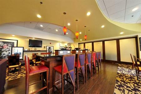 фото отеля Hampton Inn Richmond-Airport