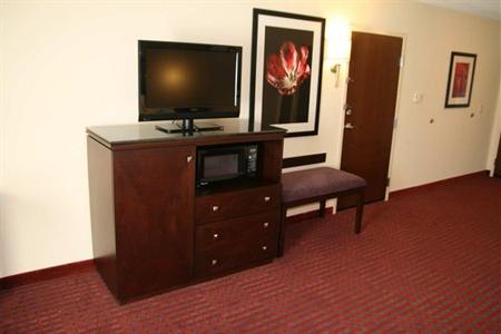 фото отеля Hampton Inn Richmond-Airport