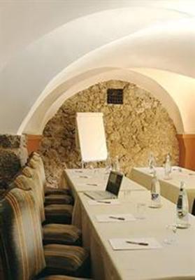 фото отеля Hostellerie Berard La Cadiere-d'Azur