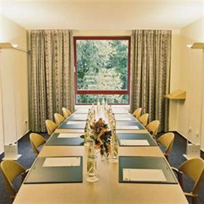 фото отеля Moevenpick Hotel Frankfurt-Oberursel