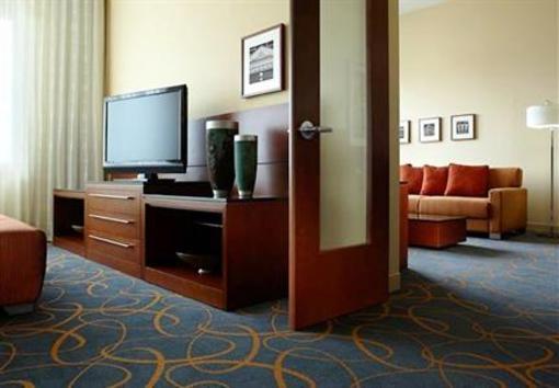 фото отеля Montreal Airport Marriott Hotel