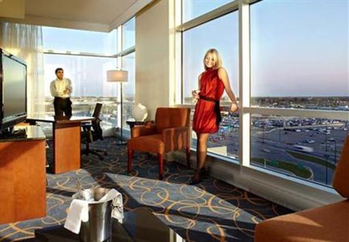 фото отеля Montreal Airport Marriott Hotel