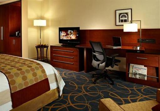 фото отеля Montreal Airport Marriott Hotel