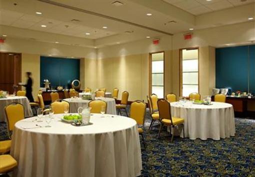 фото отеля Montreal Airport Marriott Hotel