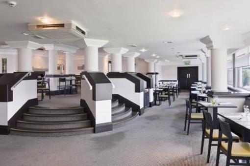 фото отеля Holiday Inn Chester South