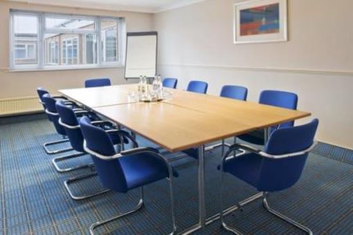 фото отеля Holiday Inn Chester South