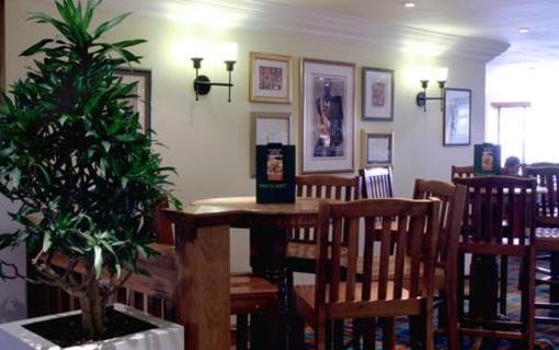 фото отеля Holiday Inn Chester South
