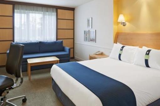 фото отеля Holiday Inn Chester South