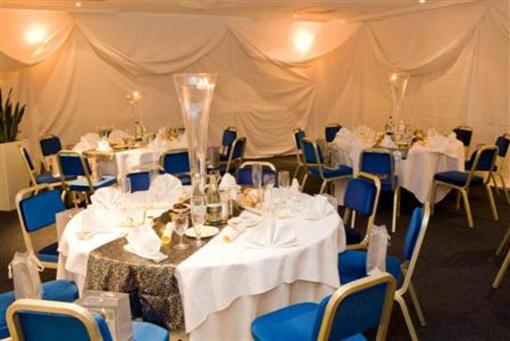 фото отеля Holiday Inn Chester South