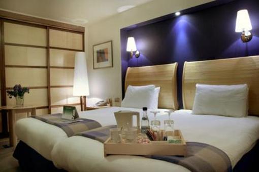 фото отеля Holiday Inn Chester South