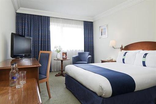 фото отеля Holiday Inn Chester South
