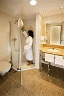 фото отеля Airport Hotel Paderborn