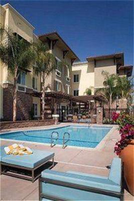 фото отеля Ontario Grand Inn & Suites