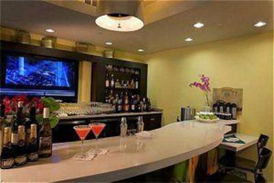 фото отеля Ontario Grand Inn & Suites
