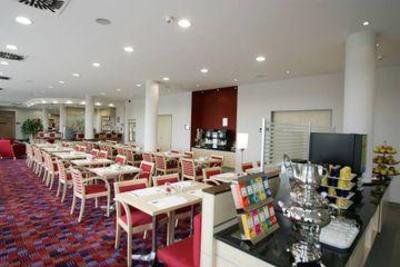 фото отеля Holiday Inn Express Muenchen Messe