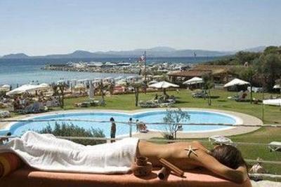 фото отеля Baia Caddinas Clubresidence Golfo Aranci