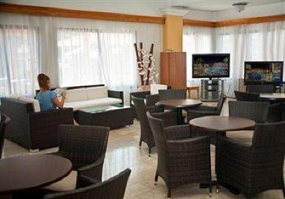 фото отеля Damon Hotel Apartments