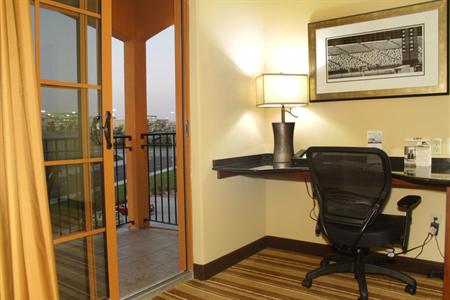 фото отеля BEST WESTERN KC Speedway Inn & Suites