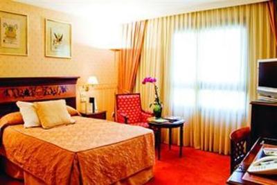 фото отеля Eurostars Araguaney