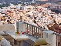 Lava Suites & Lounge Fira