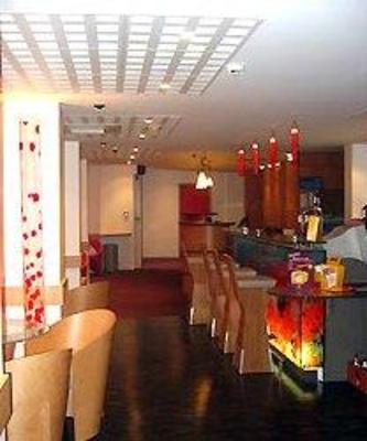 фото отеля Ibis Lyon Est Bron